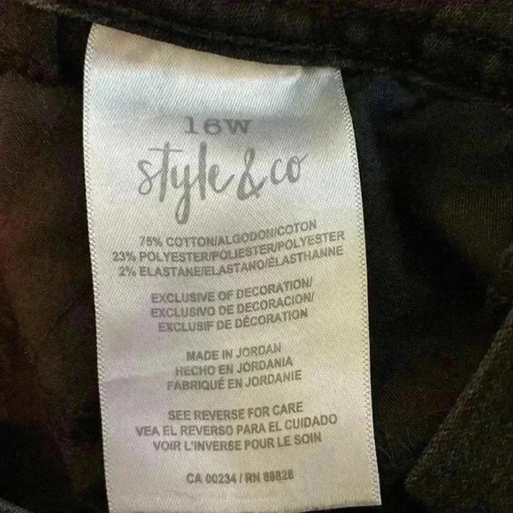 Style Co Woman Black Straight Leg Jeans Slim Cut 16W - Picture 8 of 10